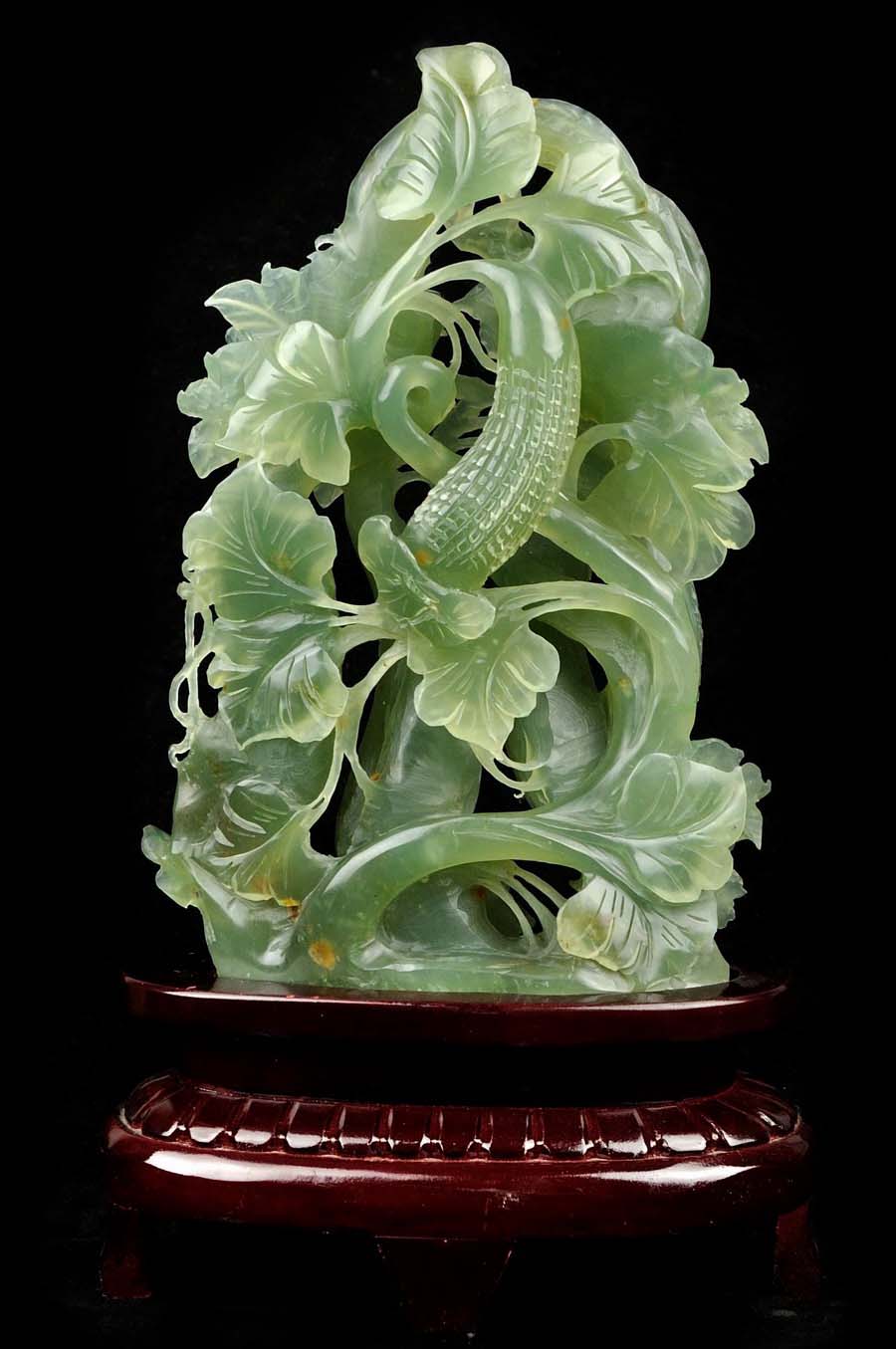Natural Xiu Jade / Serpentine Carving / Sculpture Harvest Season