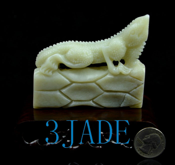 hand carved natural nephrite jade lizard